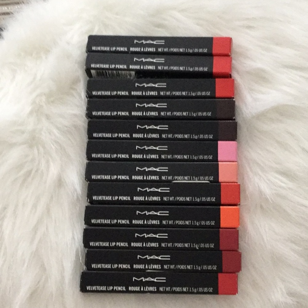 Mac velvetease lip pencil PRICE IS PER 1 - Picture 2 of 3